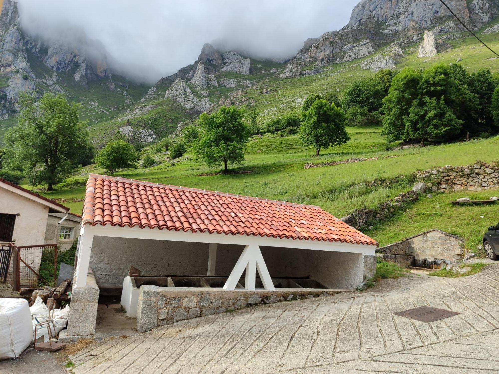 Villa La Casina De Tielve De Cabrales Dentro Del Parque Nacional Picos De Europa Exterior foto